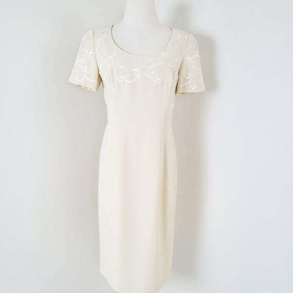 80's Pastel Yellow Mini Dress Embroidered Short Sleeve Scoop Neckline Fitted - Picture 5 of 14